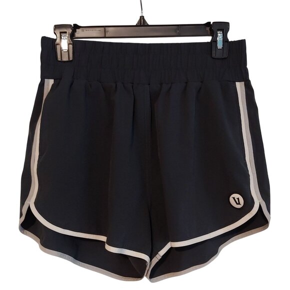 Vuori Women's Cardiff Short Charcoal Performance Activewear M - Picture 1 of 8